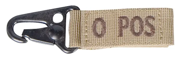 [ZO+CARCT] BADGE SANGUIN  MOUSQUETON COYOTE  0+ (Coyote, O+)